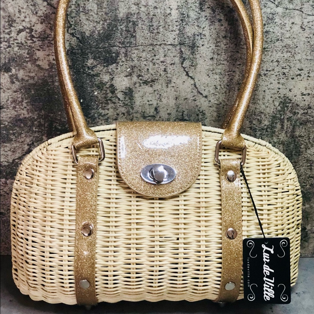 NWT Lux de Ville Gold Sparkle Wicker Clamshell Purse Bag